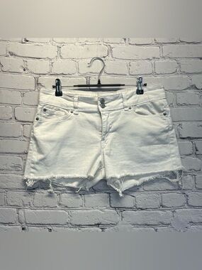 Signature Levi Strauss Women's White Shorts Size 8